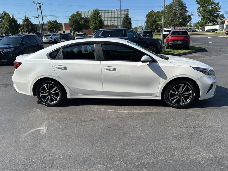 Used 2023 Kia Forte LXSImage 4