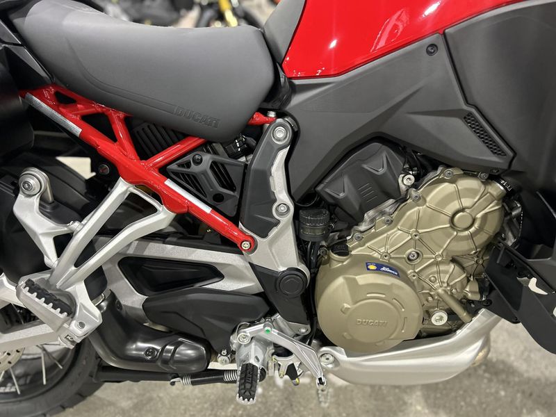 New 2024 Ducati MULTISTRADA V4 S TRAVEL & RADAR SPOKED WHEELS - DEMO Image 6