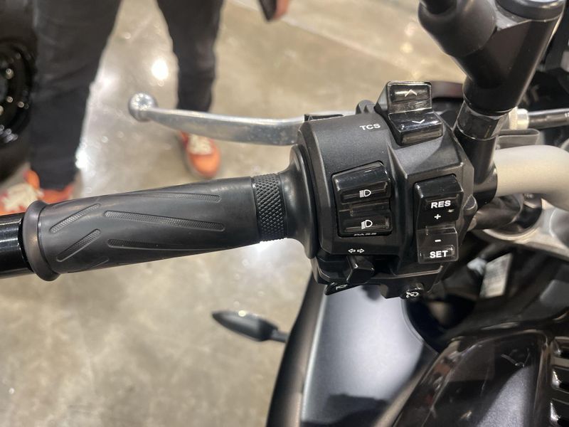 Used 2017 Yamaha FZ-10 CA Image 18
