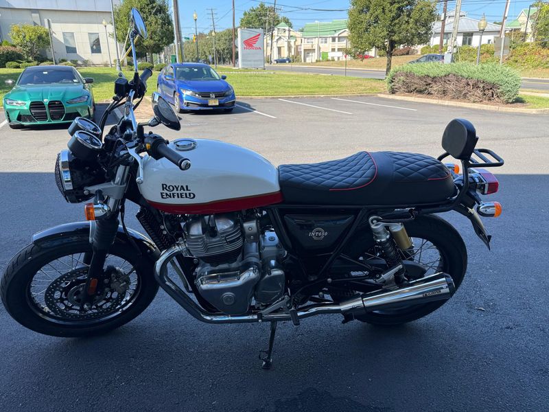 2023 Royal Enfield INT 650Image 2