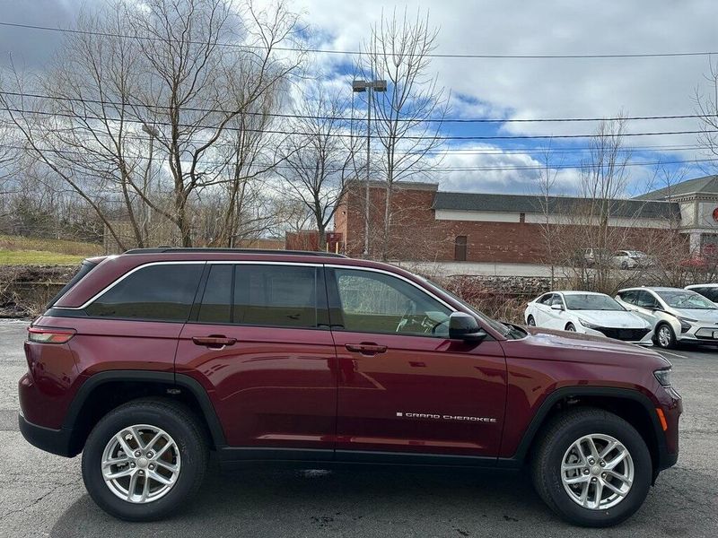 2025 Jeep Grand Cherokee Laredo X 4x4Image 7