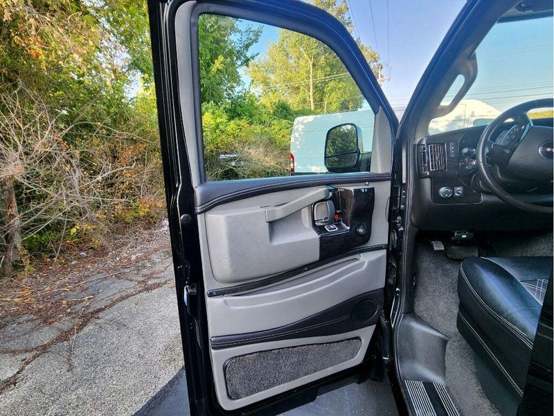 2019 GMC Savana 2500 Image 23