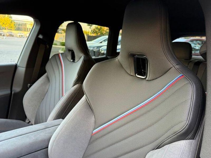 New 2026 BMW iX xDrive45Image 18