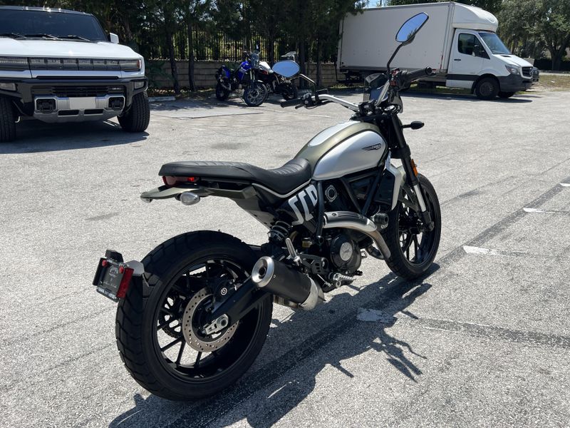 2023 Ducati Scrambler Icon 