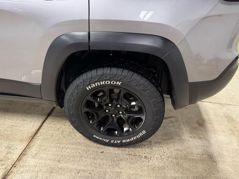 2021 Jeep Cherokee Trailhawk photo 7