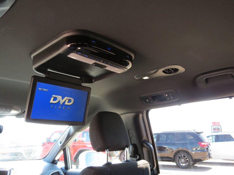 Used 2020 Chrysler Pacifica Touring 4dr Mini VanImage 25