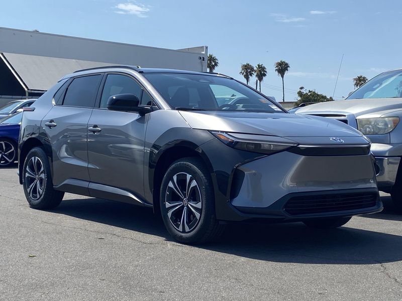 New 2025 Toyota bZ4X XLEImage 2