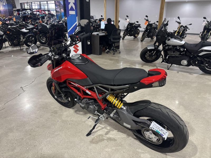 Used 2024 Ducati HYPERMOTARD 950 Image 17