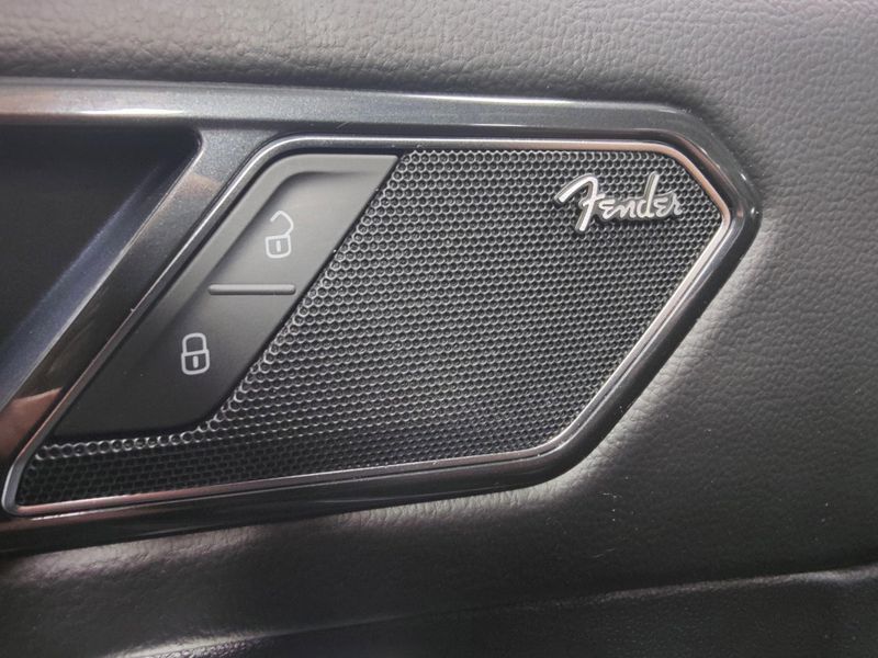 Used 2024 Volkswagen Tiguan AWD SEL R-Line w/Sunroof/NavImage 8