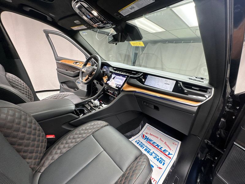 2024 Jeep Grand Cherokee Summit ReserveImage 19