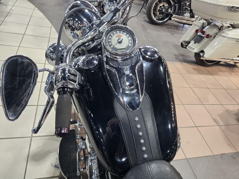 USED 2011 HARLEY SOFTAIL HERITAGE CLASSIC Image 12