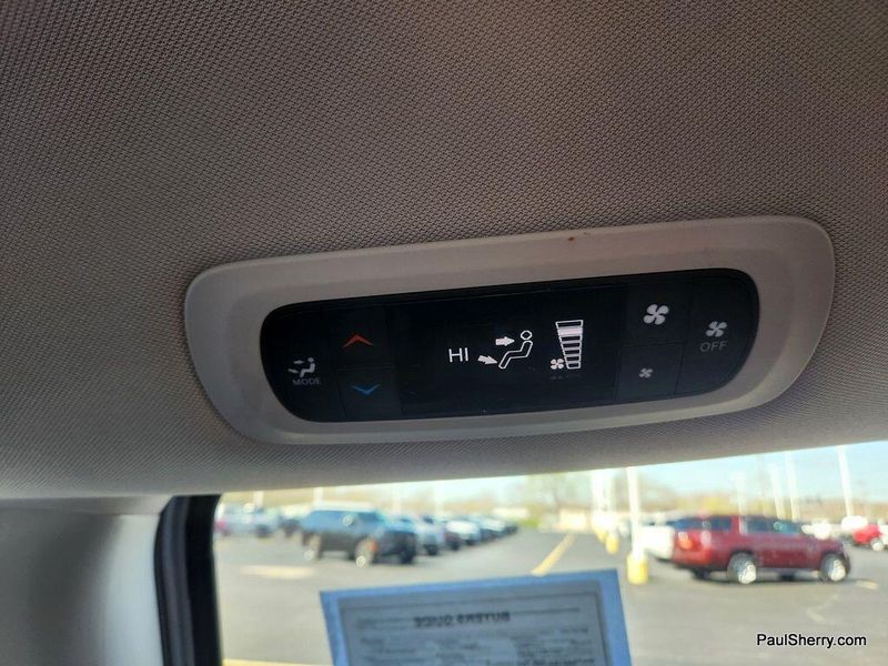 2022 Chrysler Voyager LXImage 52