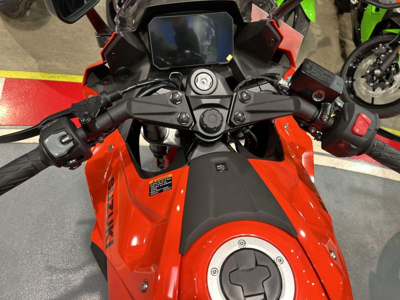 New 2026 Suzuki GSX-8R Image 11