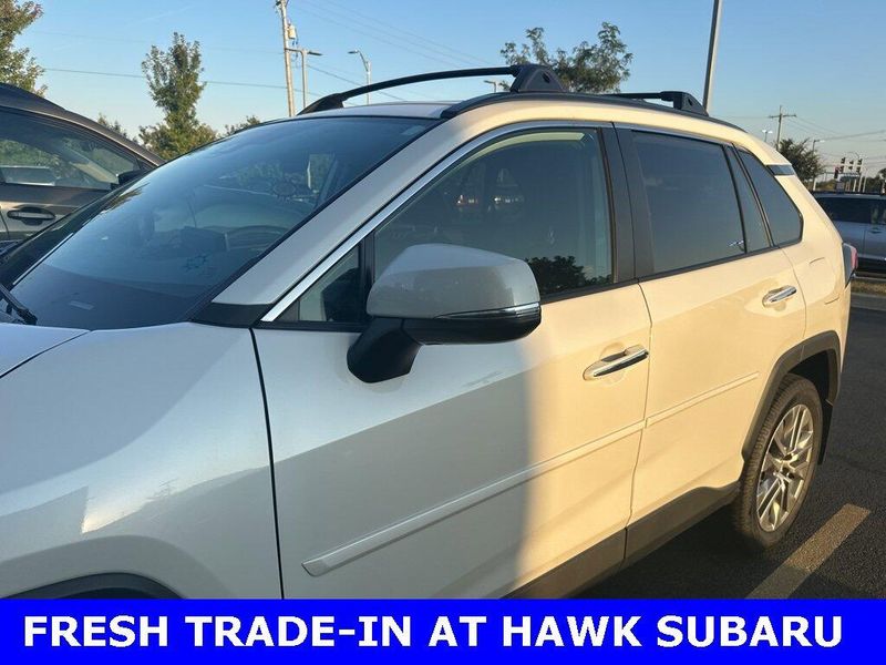2022 Toyota RAV4 Limited photo 2