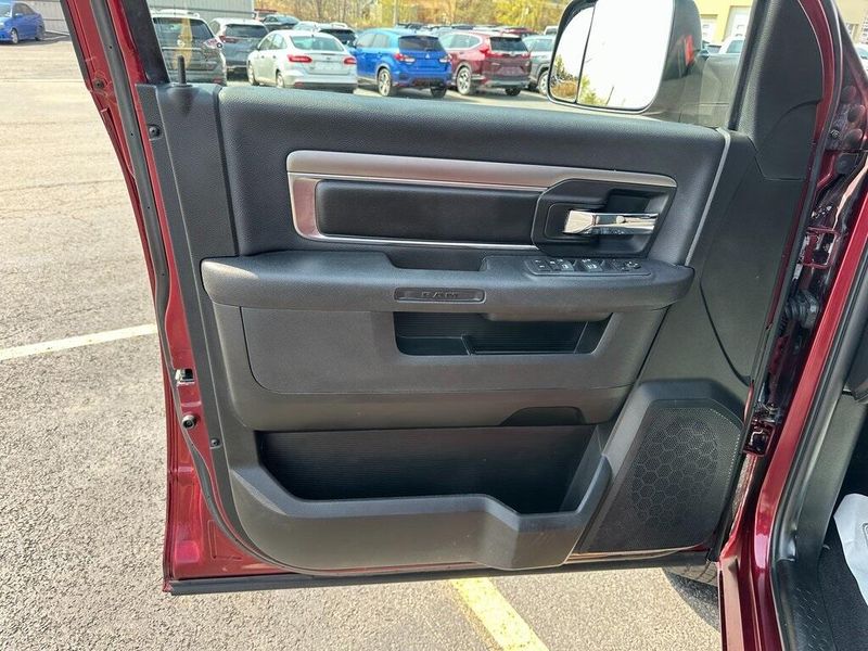 2021 RAM 1500 Classic WarlockImage 16