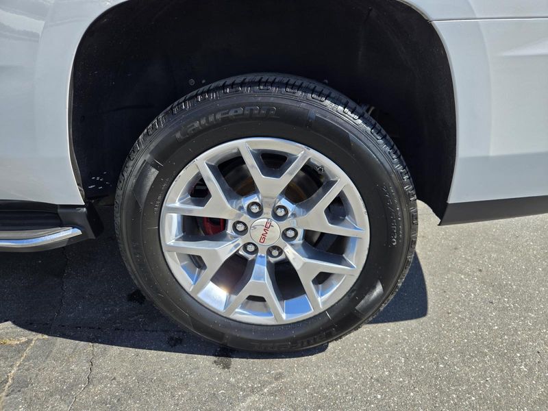 Used 2017 GMC Yukon 2WD 4dr SLT