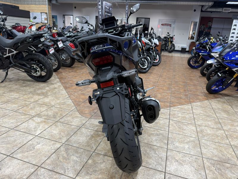 2025 Honda NT1100 DCT Image 7