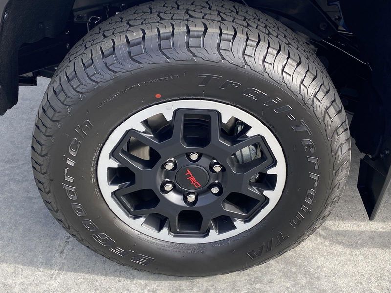 New 2024 Toyota Tacoma TRD Off RoadImage 8