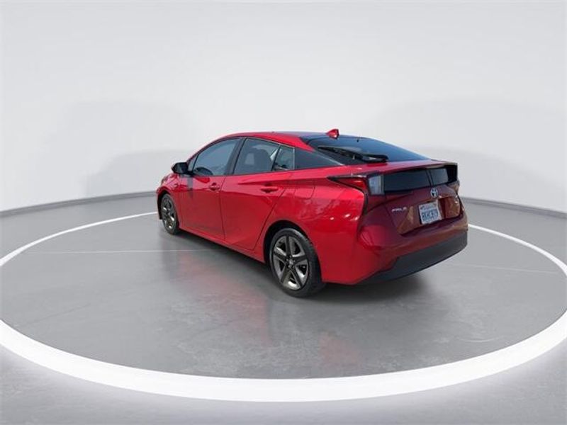 2019 Toyota Prius LImage 6
