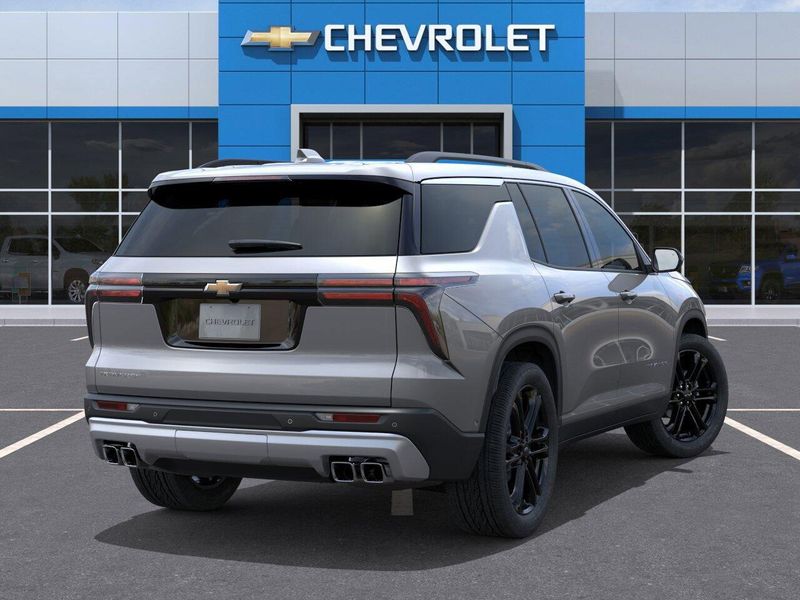 New 2026 Chevrolet Traverse FWD LTImage 4