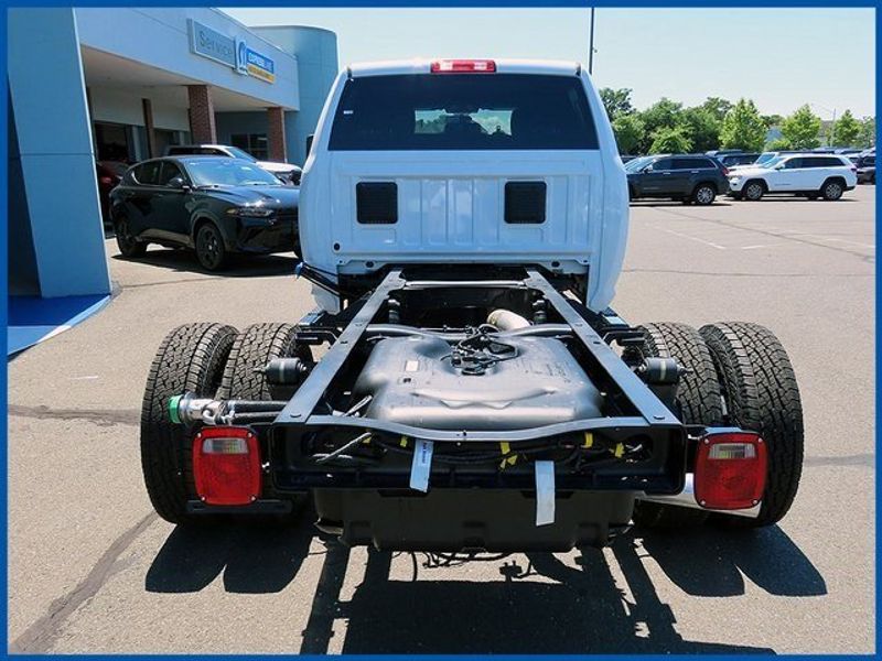 2024 RAM 3500 Chassis Cab TradesmanImage 6