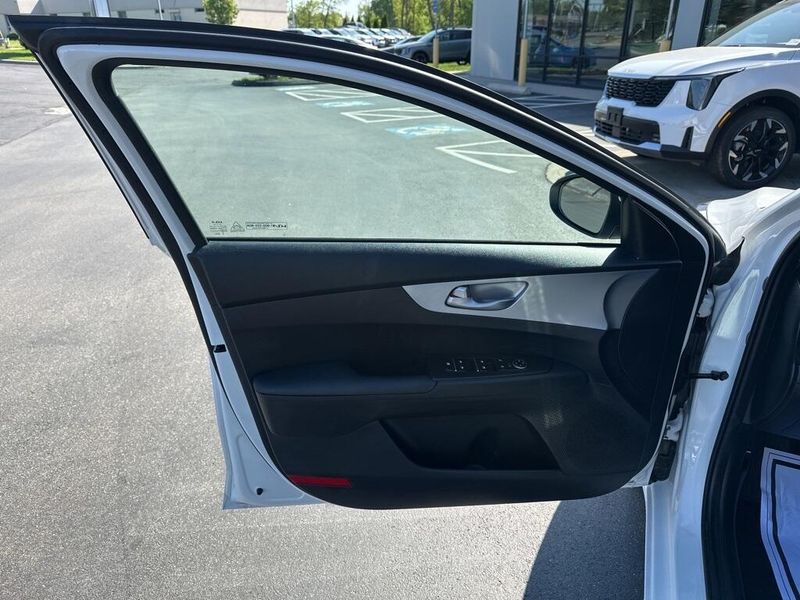 2023 Kia Forte LXSImage 23