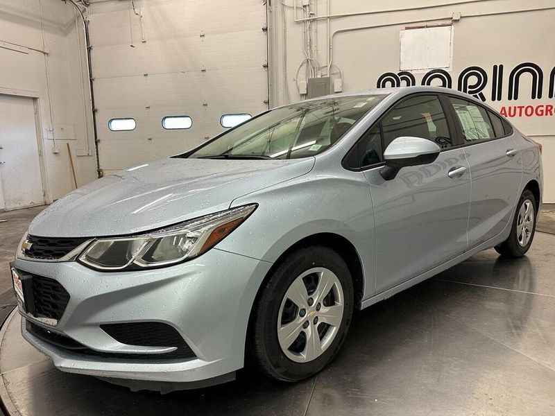 2018 Chevrolet Cruze LSImage 9