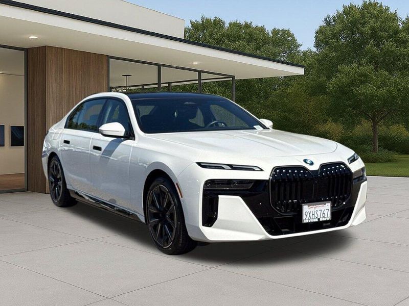 Used 2026 BMW 7 Series 750e xDriveImage 6