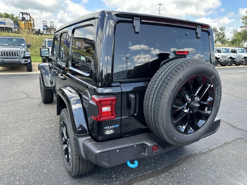 2024 Jeep Wrangler 4-door Sahara 4xeImage 10