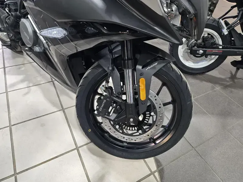 NEW 2026 CFMOTO 300SS Image 16