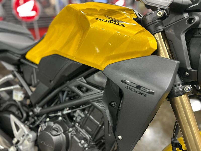 New 2025 Honda CB300R ABS Image 33