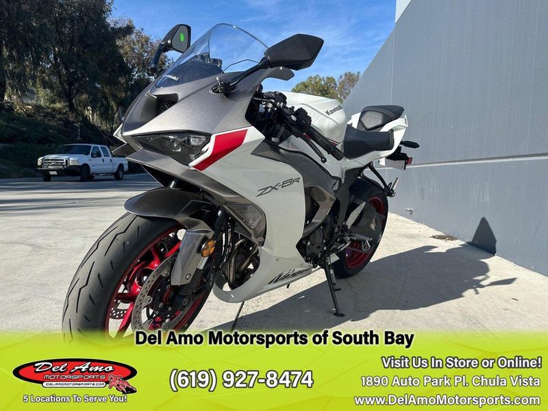 New 2025 Kawasaki NINJA ZX-6R ABS Image 7