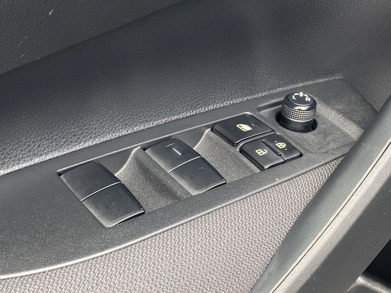 Used 2023 Toyota Corolla LEImage 17