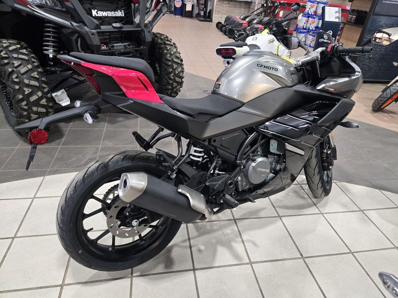 NEW 2026 CFMOTO 300 SS Image 4