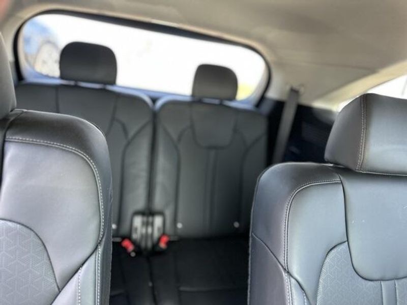 Used 2023 Kia Sorento Hybrid EXImage 13