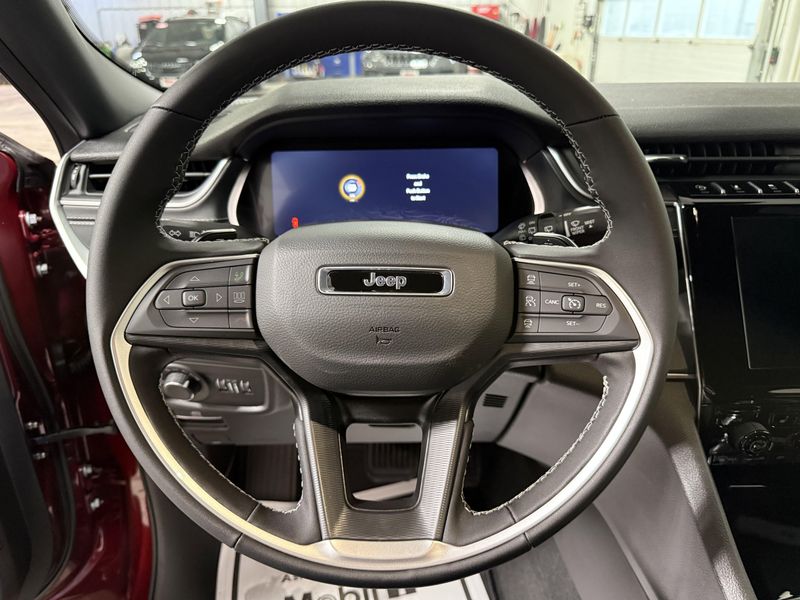 New 2025 Jeep Grand Cherokee L Altitude 4x4Image 26