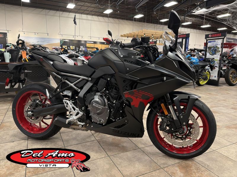New 2027 Suzuki GSX-8R Image 1