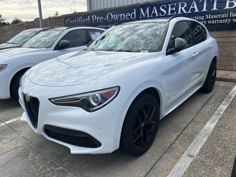 2021 Alfa Romeo Stelvio TiImage 1