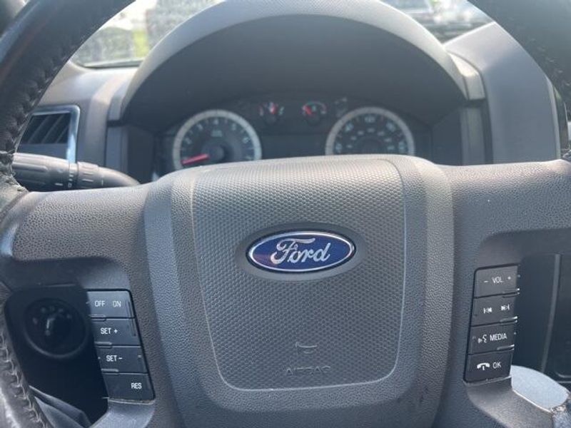 2011 Ford Escape LimitedImage 14