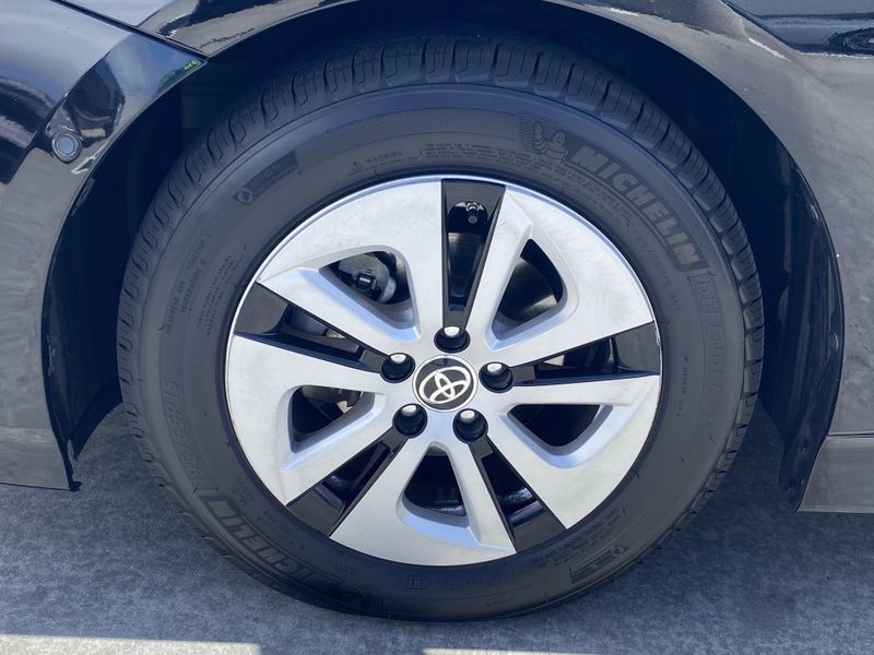 2017 Toyota Prius Image 10