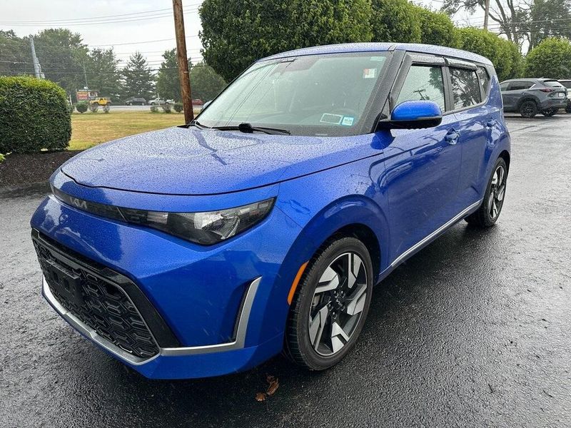 2023 Kia Soul GT-Line photo 9