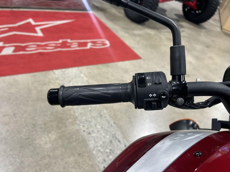 2018 Yamaha XSR700  in a RASPBERRY METALLIC exterior color. Del Amo Motorsports of Redondo Beach (424) 390-7811 delamomotorsports.com 