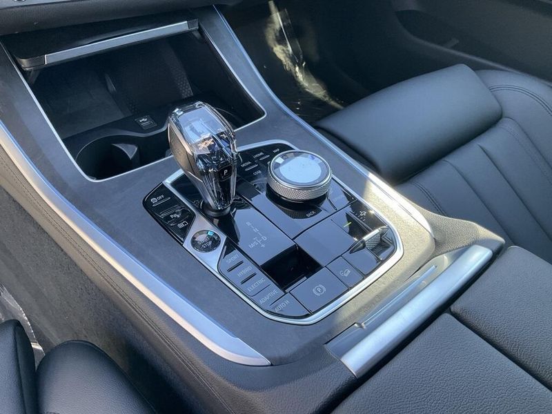 2022 BMW X5 xDrive45eImage 29