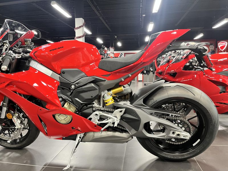 2025 Ducati PANIGALE V4Image 6