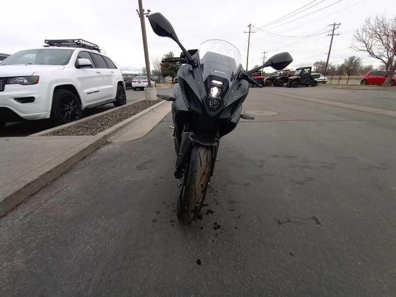 2025 Suzuki GSXS 8R 