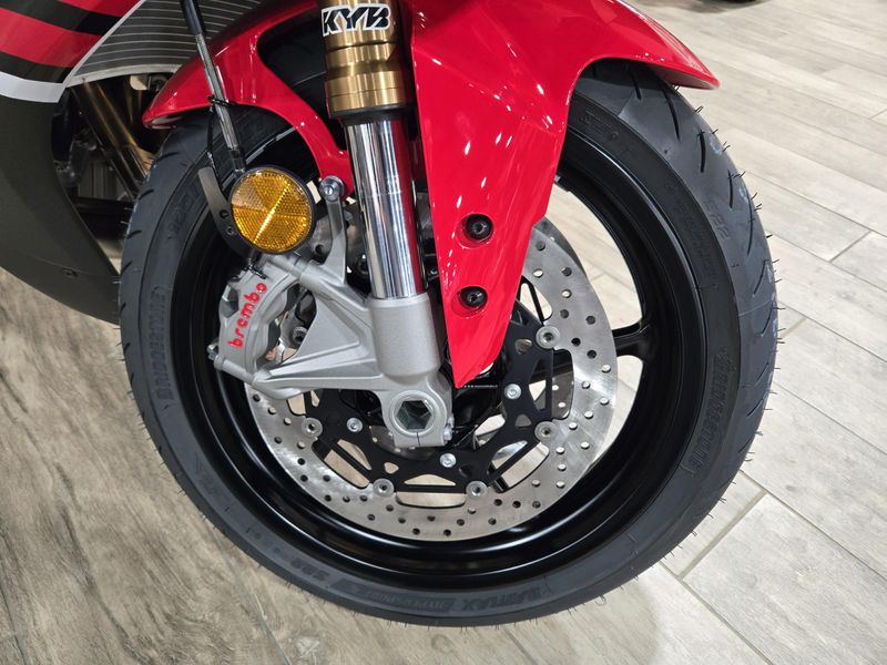 NEW 2026 YAMAHA YZFR9 70TH ANNIVERSARY EDITION Image 23