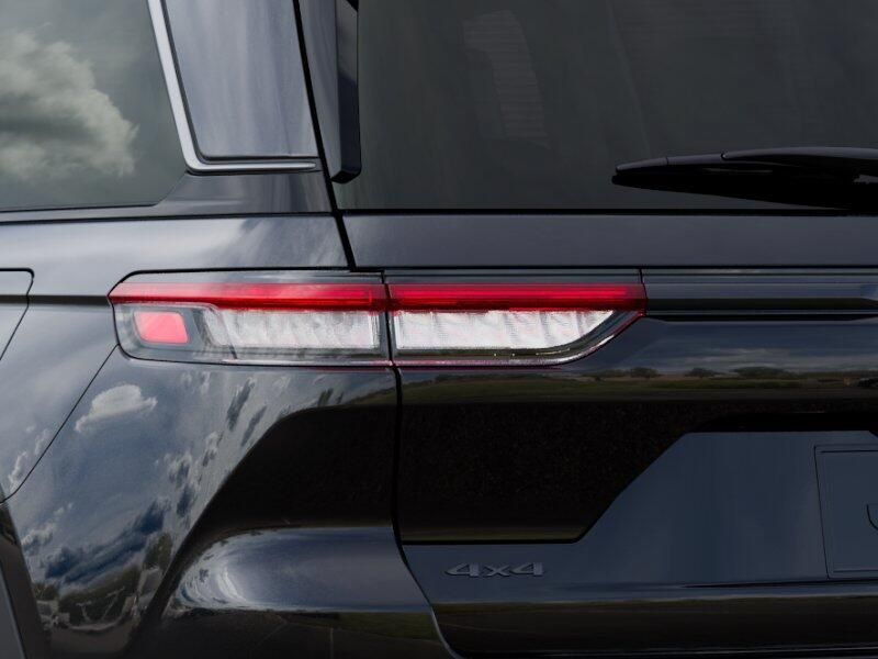 New 2026 Jeep Grand Cherokee Laredo Altitude 4x4Image 9