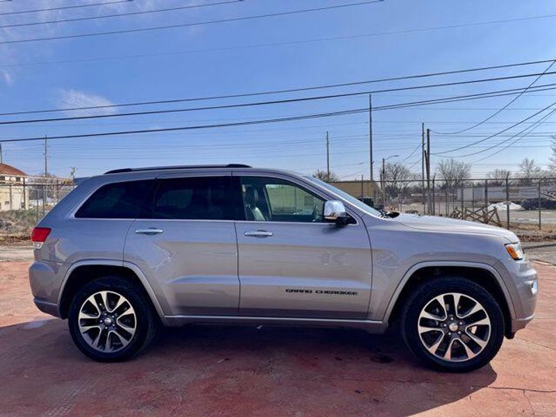 Used 2017 Jeep Grand Cherokee OverlandImage 4
