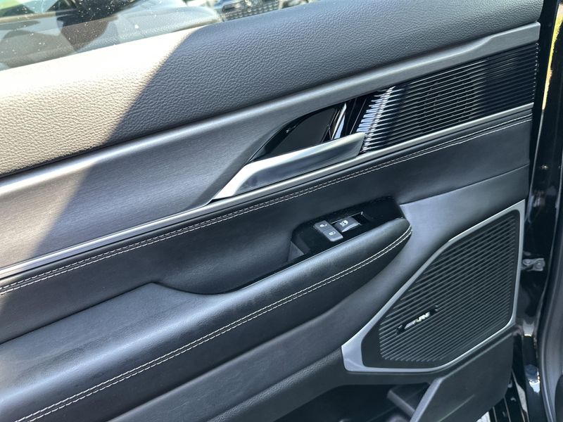 2025 Jeep Wagoneer Overland 4x4Image 18