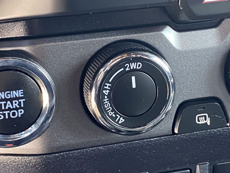 2020 Toyota Tacoma TRD SportImage 26
